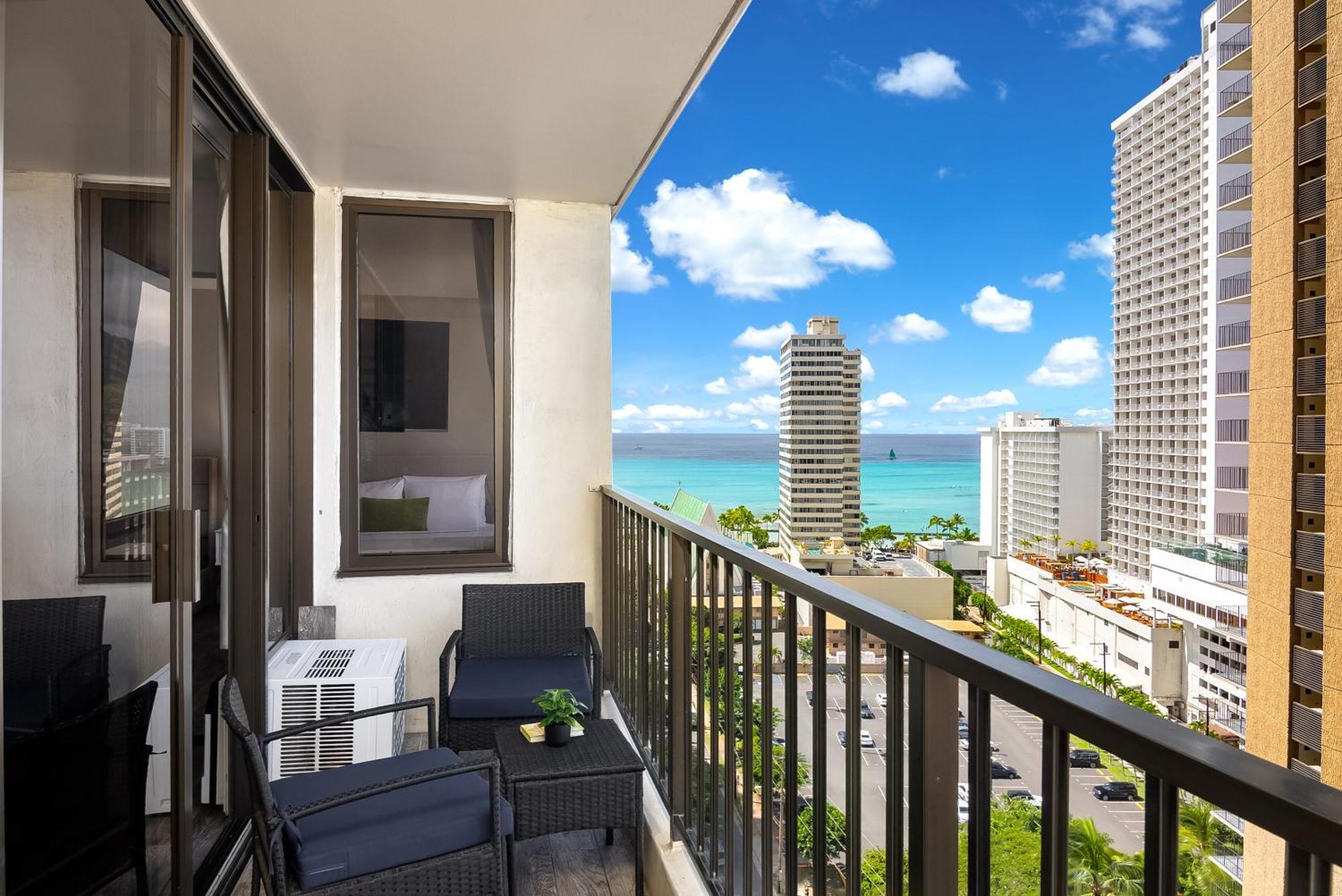 Aloha Vibes With Ocean Views, Near Beach & Parking! Гонолулу Экстерьер фото